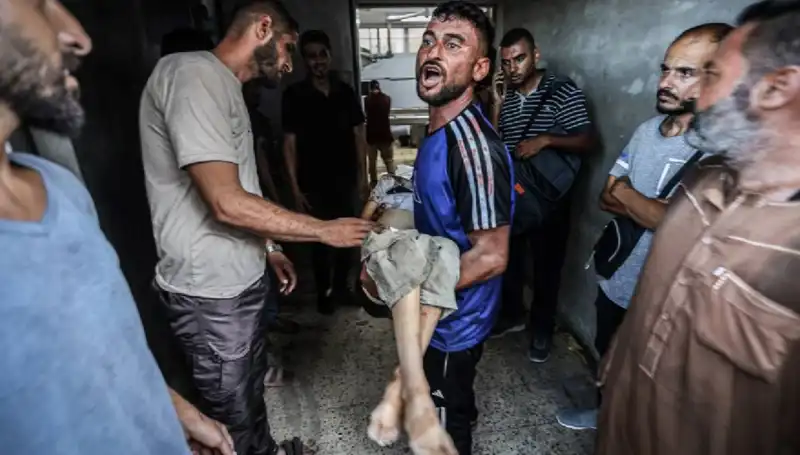 İsrail'in Gazze'deki Saldırısında 90 Filistinli Sivil Hayatını Kaybetti