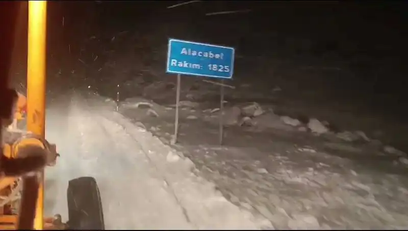 Antalya'da Şaşırtan Kış Sürprizi: Kar Yağdı!
