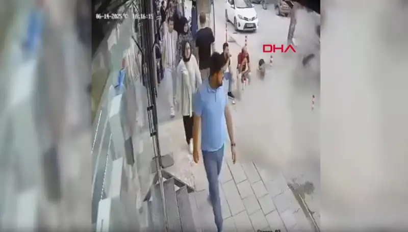 TIR Patiğinin Patlaması Sokaklarda Panik Yarattı: Vatandaşlar Şok Oldu
