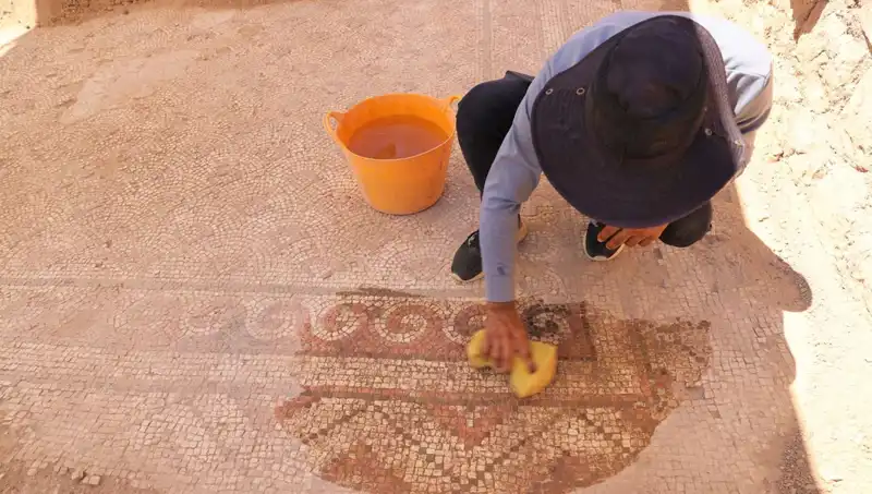 Mardin’de Yaklaşık 1500 Yıllık Mozaik Keşfi: Tarih Sayfaları Aralanıyor!