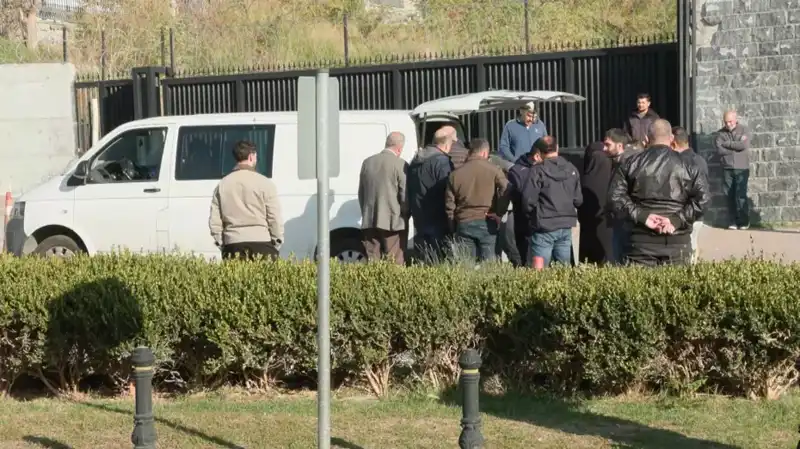 İstanbul'da Trajik Kaza: 12 Yaşındaki Çocuk Scooter'ıyla Hayatını Kaybetti