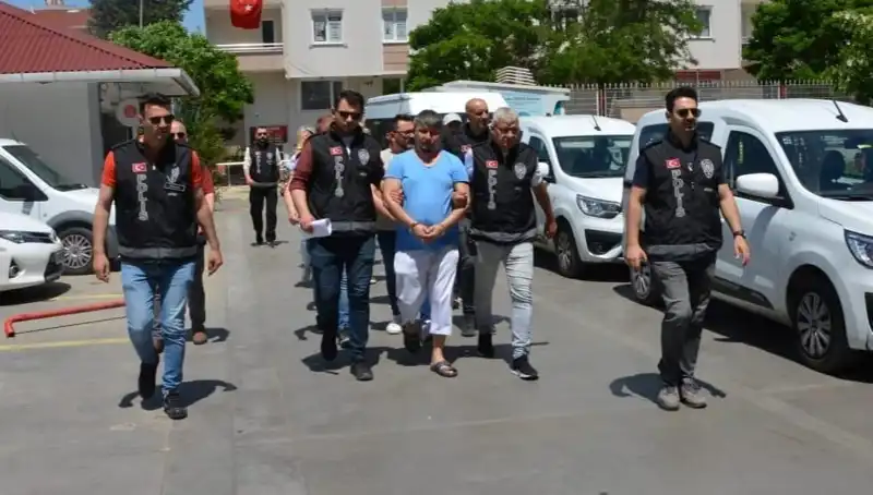 Lüleburgaz'da Şok Fuhuş Operasyonu: 20 Gözaltı, 5 Kadın Kurtarıldı