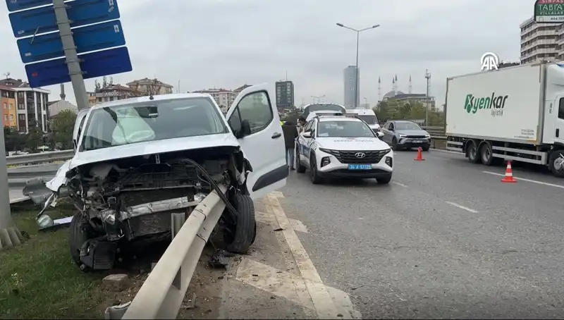 Otoyolda Feci Kaza: Araç Bariyere Ok Gibi Saplanarak İhmal Edilen Güvenlik Sorunlarını Gündeme Getirdi