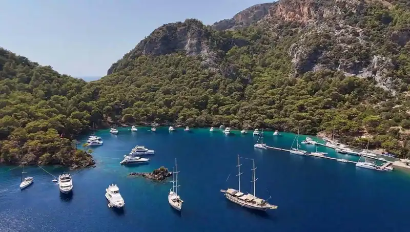 Göcek’in Parlak Koylarında Yeni Yasak: Müzik Çalmak Neden Yasaklandı?