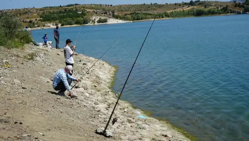 Barajdaki Kafesler Patladı, Halk Korku İçinde Koştu!