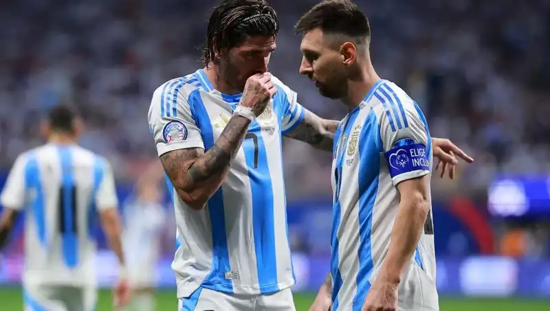 Rodrigo de Paul, Messi ile Yeniden Buluştu: Futbolun İki Yıldızı Neyin Peşinde?