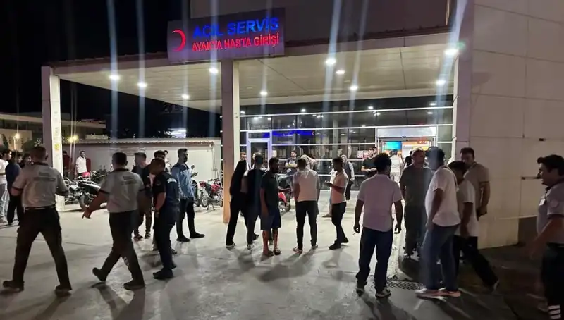 Acil Servis Önünde Tekme Tokat Kavga: Şok Edici Anlar Kameralara Yansıdı
