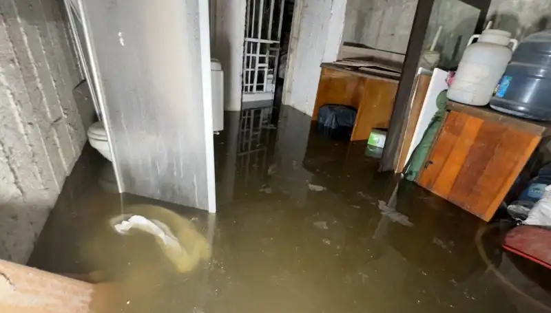 Avcılar'da Aniden Bastıran Su Baskını Hayatı Felç Etti