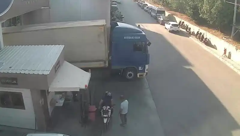 Türkiye Genelinde Nakliye Şebekesine Büyük Operasyon: Milyonlarca Liralık Ürün Ele Geçirildi
